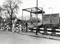 403685 Afbeelding van de werkzaamheden ten behoeve van de verbreding van de Rodebrug over de Vecht te Utrecht.
